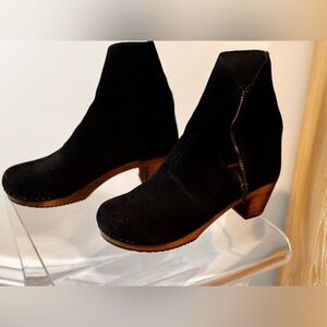 Suede Wooden Clogs